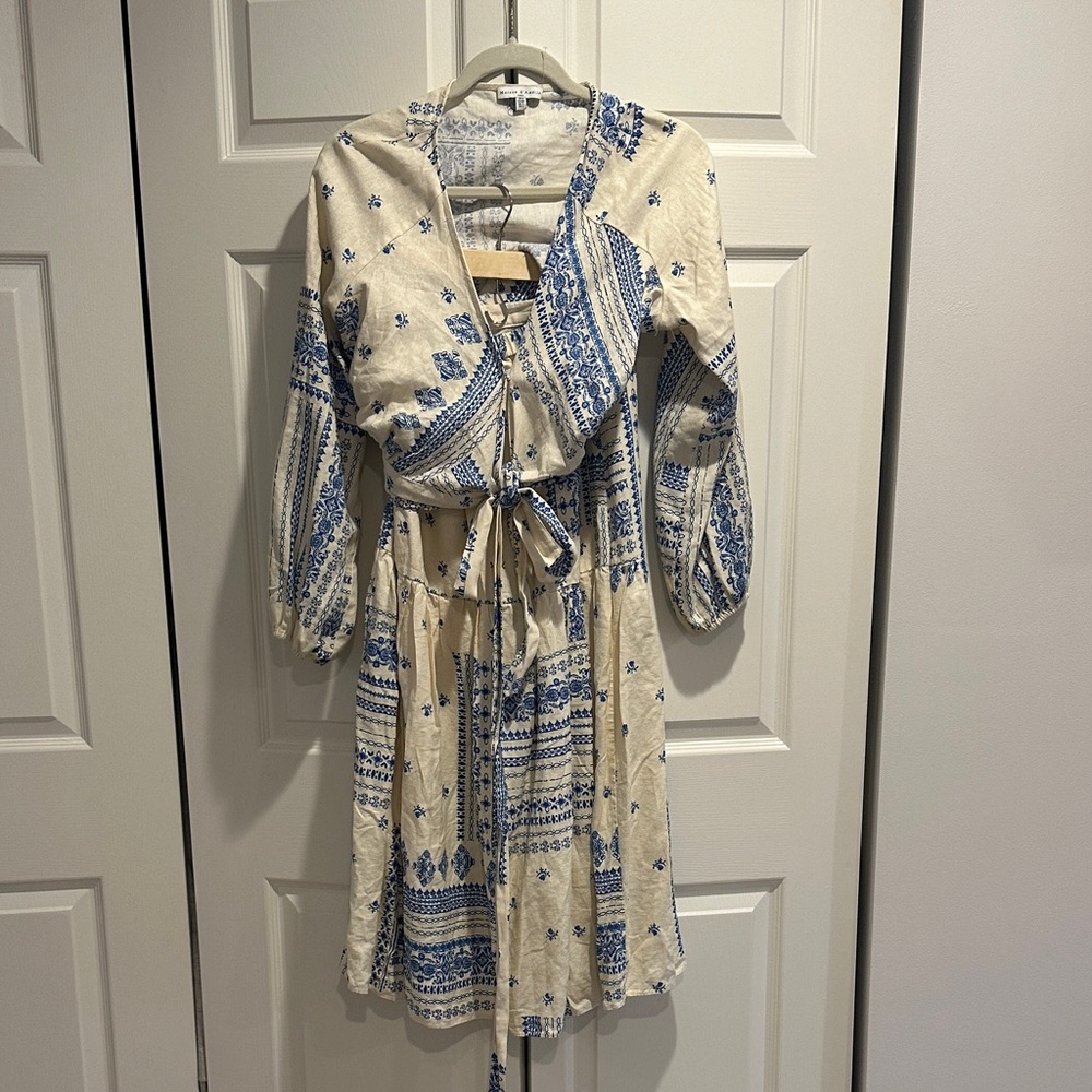 Elegant Blue and Cream Long Sleeve Dress